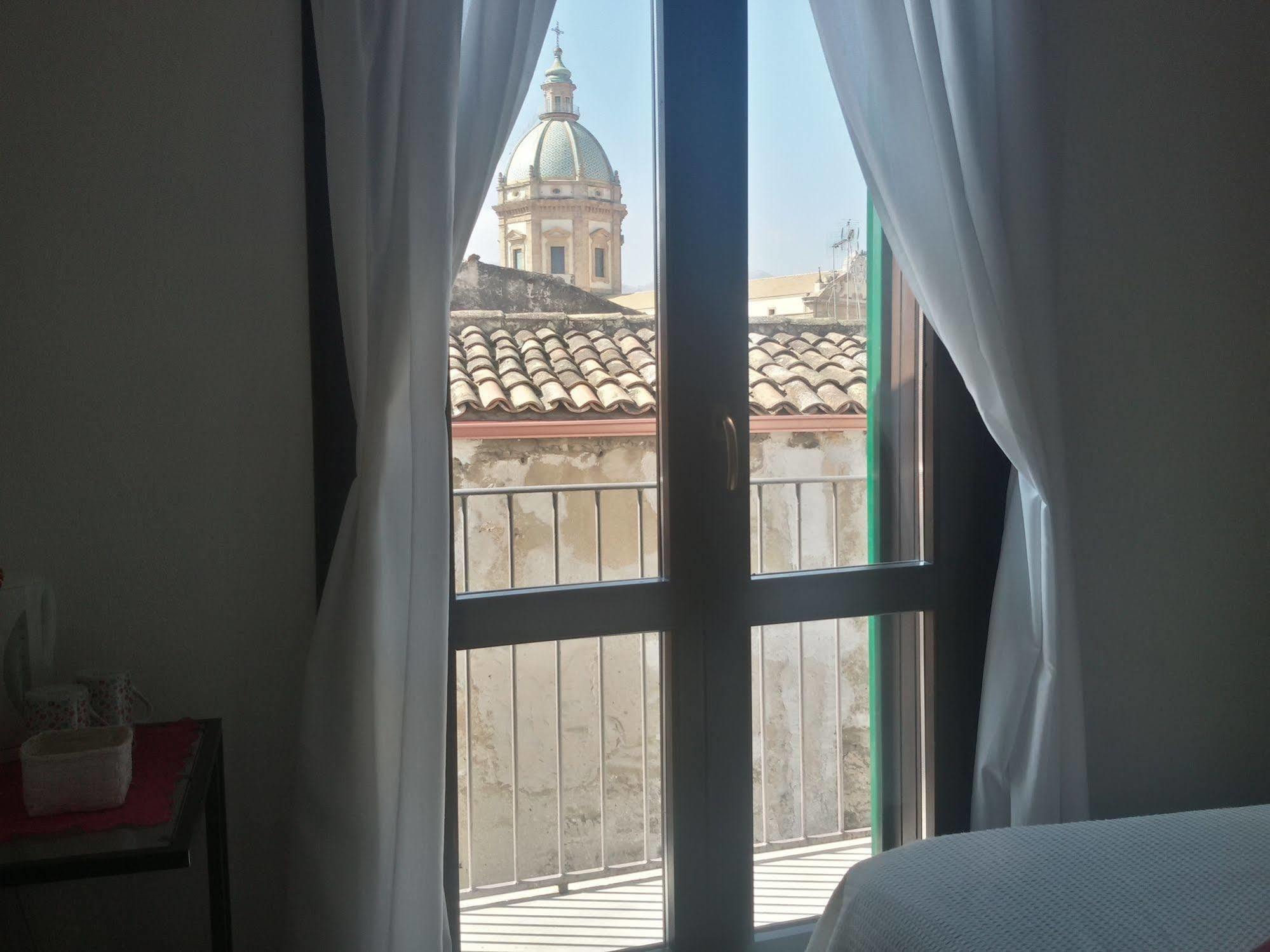 לינה וארוחת בוקר פלרמו La Terrazza Sul Centro מראה חיצוני תמונה