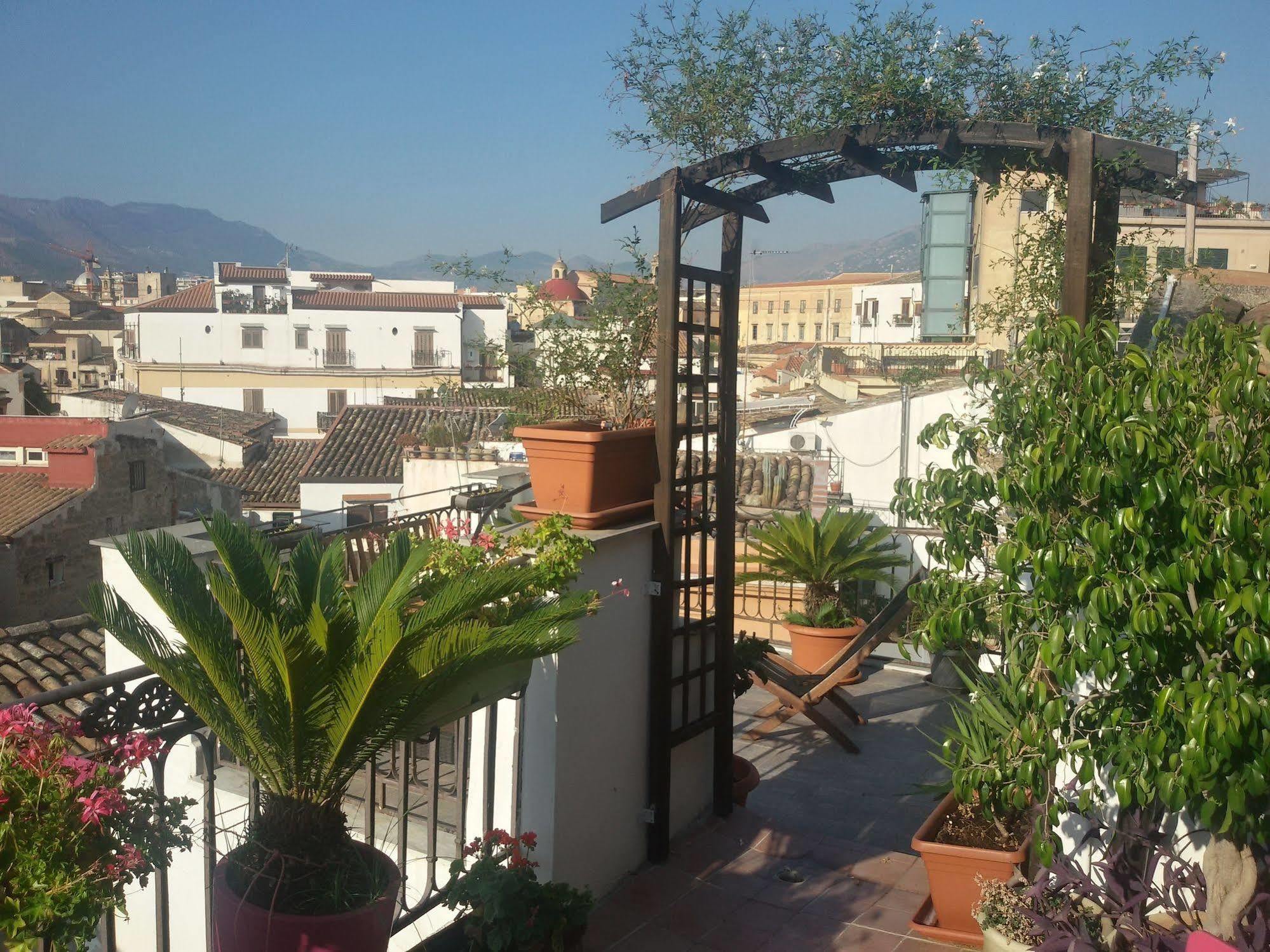 לינה וארוחת בוקר פלרמו La Terrazza Sul Centro מראה חיצוני תמונה